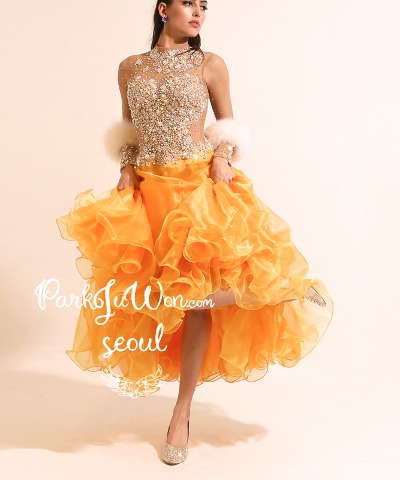 50854 美しいゴールド ドレスをご紹介します。